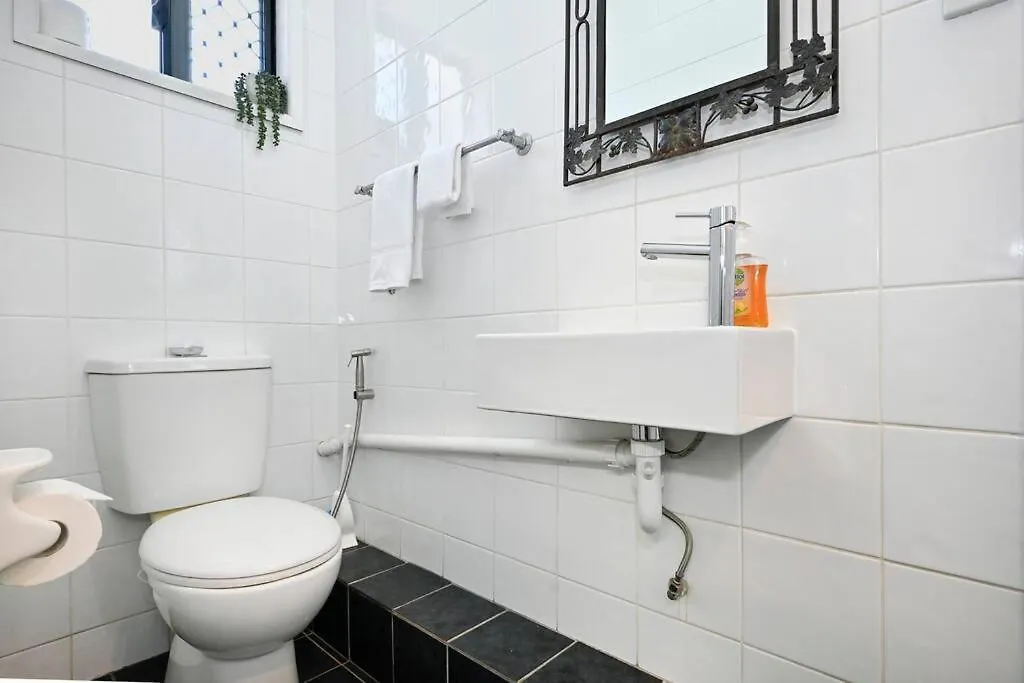 Golden Beach 1 Bedroom Hideaway Apartment