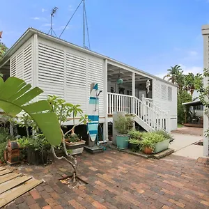  Holiday home Landsborough Pde 122 Golden